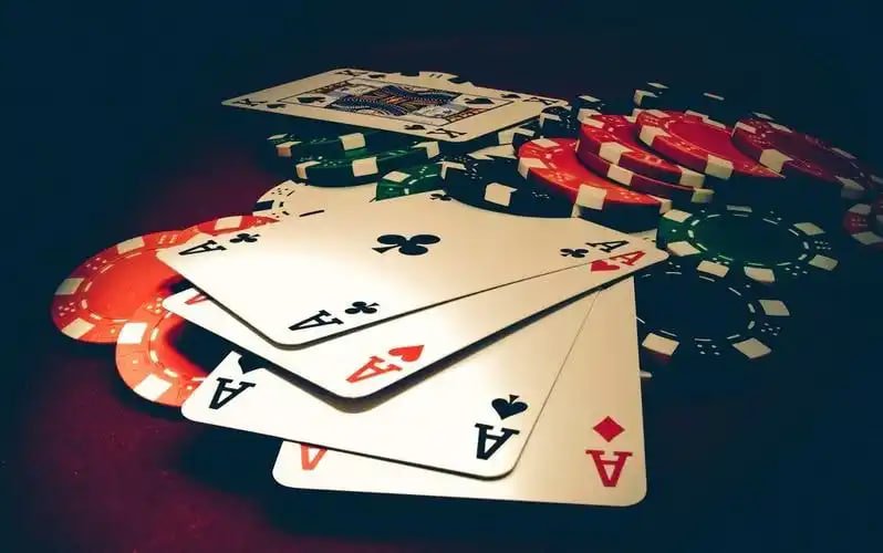 Live dealer managing Lucky Twins card distribution at dewacuan slot studio